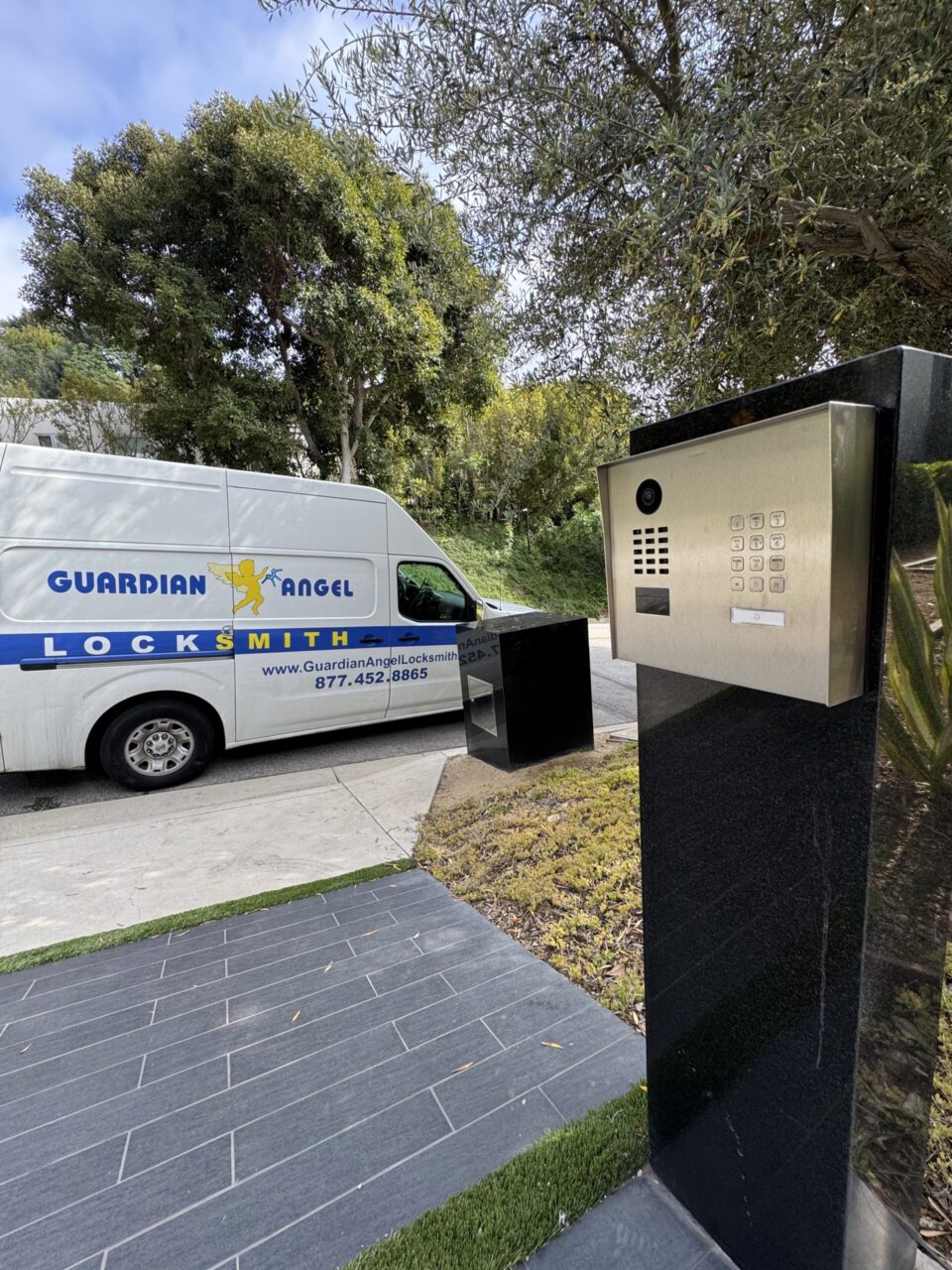 Los Angeles Locksmith & Security Systems Video intercom installation
